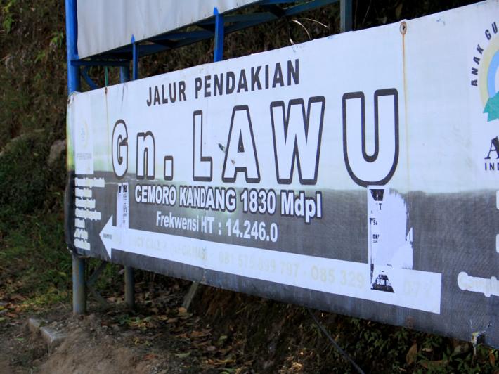 go_janda's tweet photo. RT: Tiga Saudara Kandung Hilang di Gunung Lawu http://t.co/bCTPrlq0Hi http://t.co/i4lxaNrVNJ