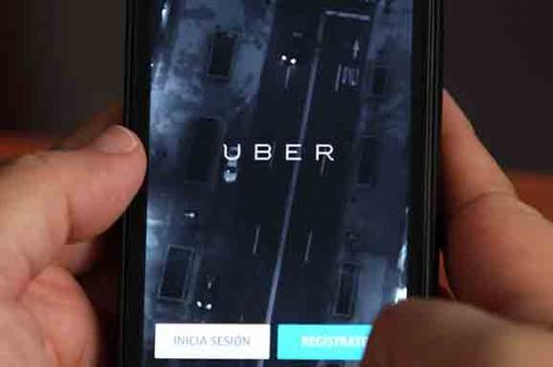 BluRadioCo's tweet photo. En respuesta a paro de taxistas, Uber regala viajes a usuarios en Colombia http://t.co/aadFVnSWYu #MañanasBLU http://t.co/ncGXfDMMME