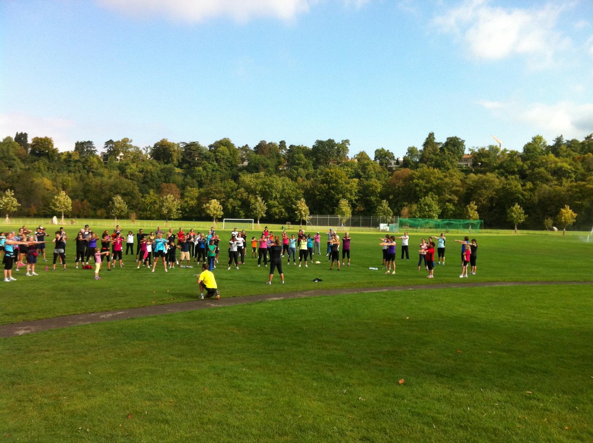 Course_Escalade's tweet photo. Retour entraînements débutants dimanche ! 
10h, centre sportif Vessy
Gratuit, sans inscription, encadrement Athletica http://t.co/DJCWkHxuxC