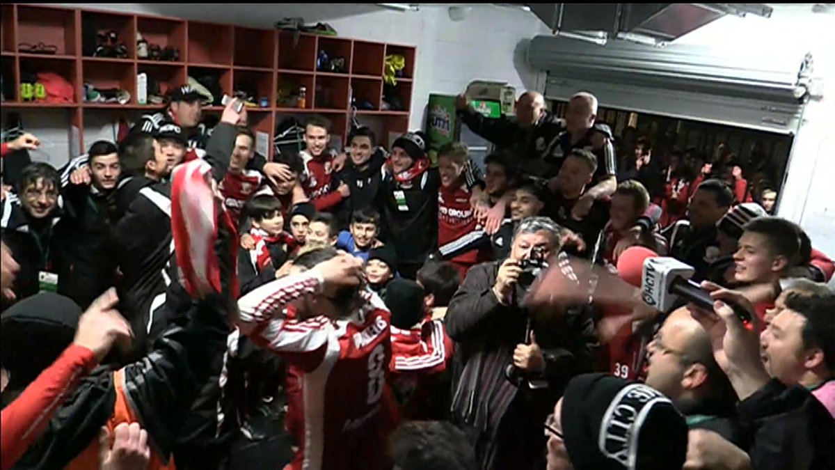 FOXFOOTBALL's tweet photo. To the @FFACup winners, enjoy the night. http://t.co/cIoOJfZ6OL
