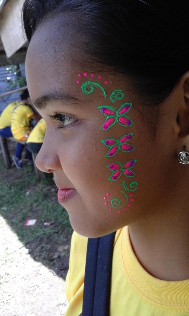 hajae_b's tweet photo. Face paint in intramurals! @bacala_marie 
#TechnologyDepartment http://t.co/7TsOnZjm8F