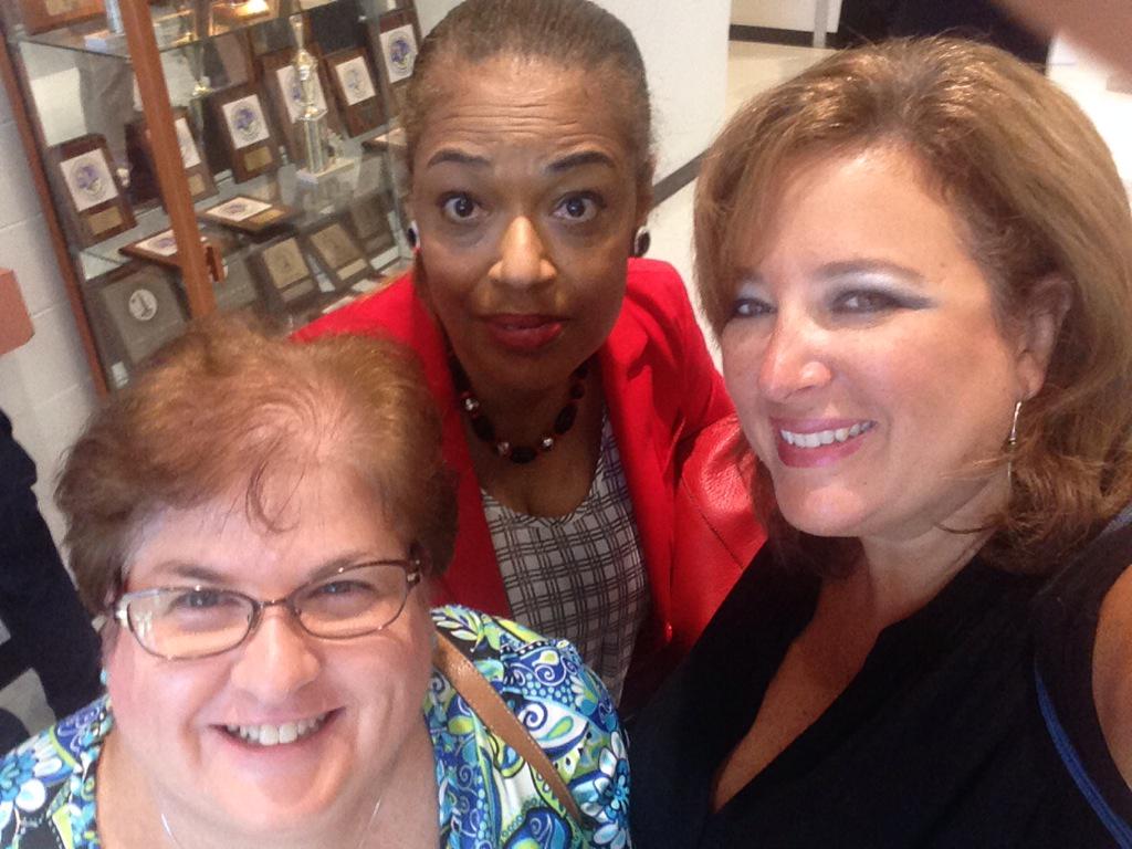 ChristyMcQueen's tweet photo. More of my former @CLMSJETS peeps! #poweronvb http://t.co/SJ5wK2xuH5