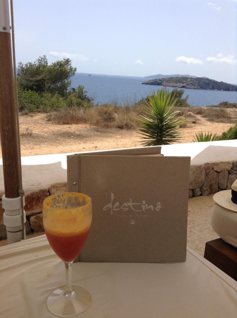 IcebergVodkaUK's tweet photo. Destino Pacha Ibiza Resort! @destinoIbiza @BoothedUp @iceberg @ICEBERGWaterVdk http://t.co/kh6wc9F9Dh