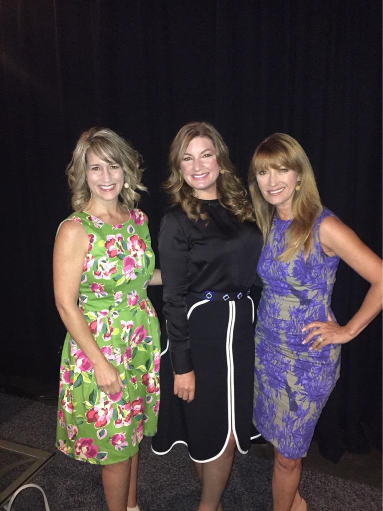 BrandiTTemple's tweet photo. Lovely ladies! #SageSummit http://t.co/7pRX931GFz