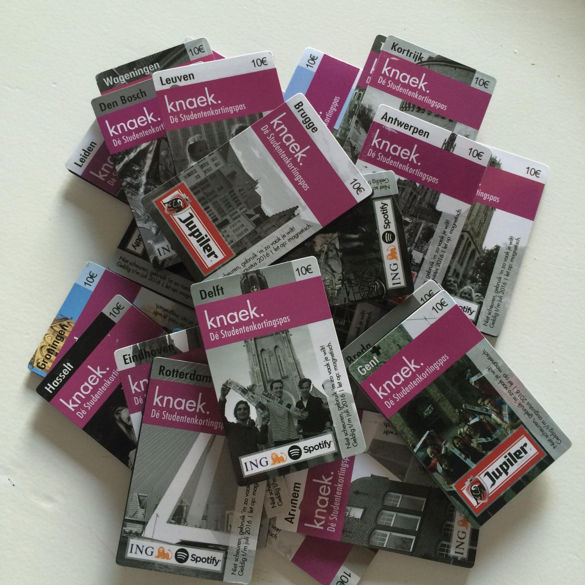 Patr8c8a's tweet photo. @KnaekNL Scoor jouw pas tijdens de introductieperiode #informatiemarkt #verenigingen #studentenkortingspas #pakkuh http://t.co/Naf70X0msG
