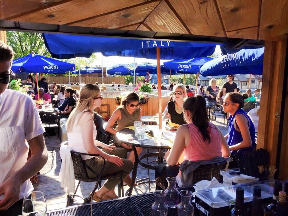 AmoreVictoria's tweet photo. A beautiful roof top day is upon us!  Join us for lunch or dinner alfresco! #patiolife #summer #enjoyitwhileyoucan http://t.co/RBuLNYQhyL