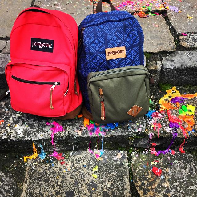 JanSportCL's tweet photo. ¿Color y diversión? Entonces entra a http://t.co/Gg35I9WjxD y encuentra la mochila perfecta para ti! #MiJanSport http://t.co/5fR2LxyfGb