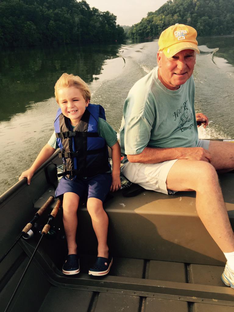 CoachPrattAU's tweet photo. Fishing with Paw Paw! #lakelife http://t.co/XuVgaJcv4u
