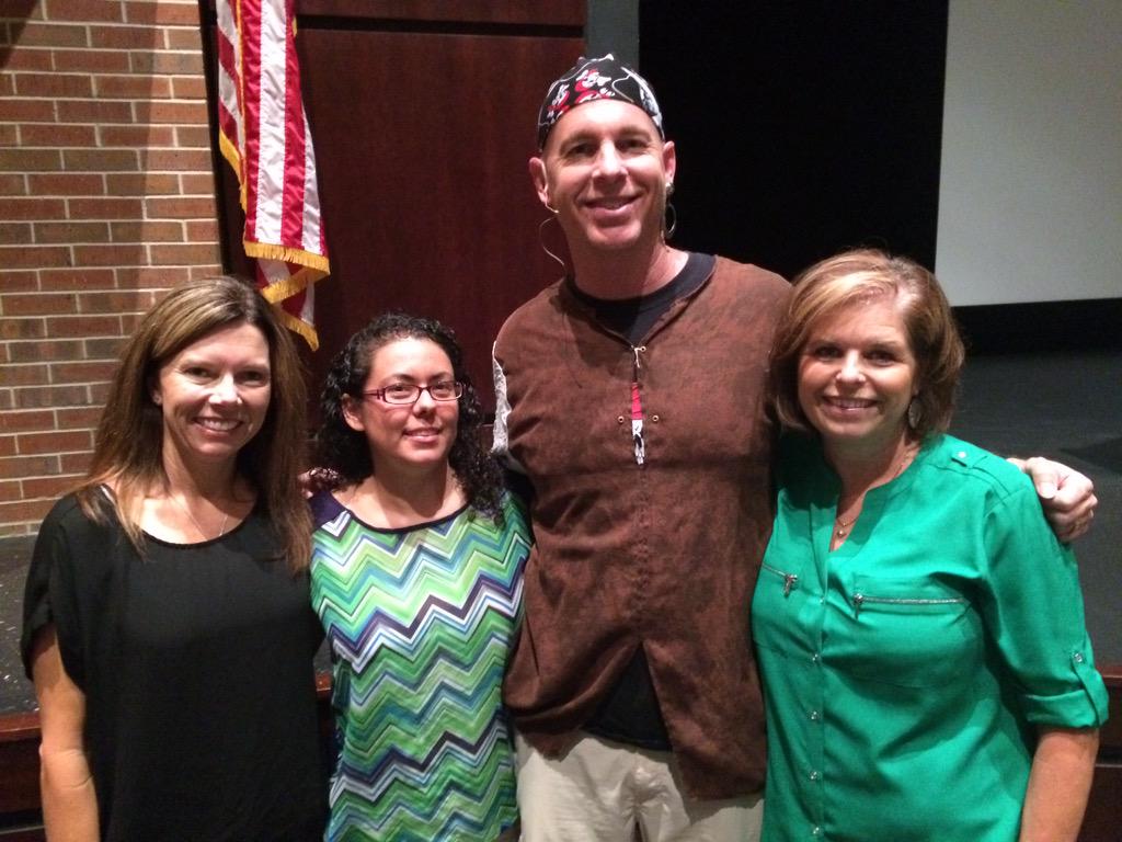 DISDRann's tweet photo. @burgessdave So excited to hear Dave Burgess &amp; Technopalooza NISD.#1toworld http://t.co/n0Z2faj75G