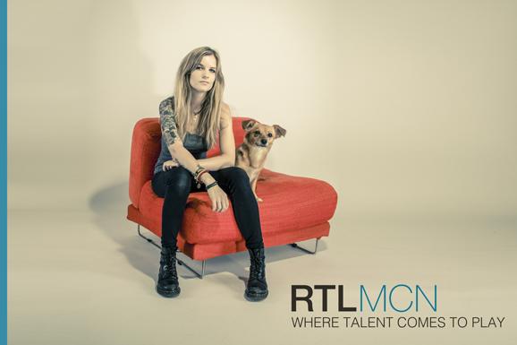 RTLmcn's tweet photo. De leuke @OnneDii is ons nieuwste talent! Zie: http://t.co/4YJkCf3VS2 Dionne, welcome to the club! #teamrtl #rtlmcn http://t.co/CZ4kdAiYGy