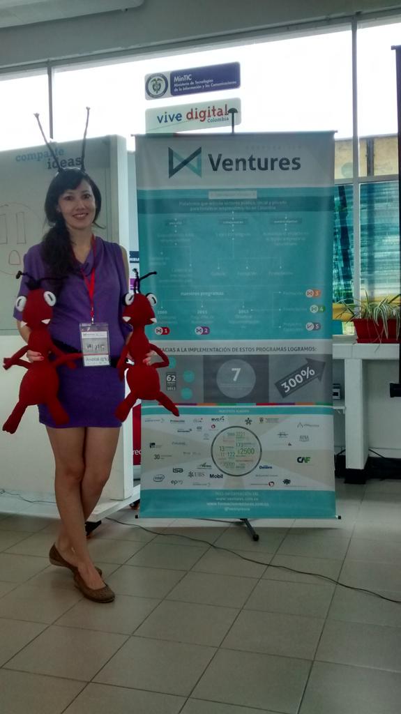 MeetRicos's tweet photo. Los Ricos entrenando para mejorar el modelo de negocio @venturesco @co_workinglabs http://t.co/b4fbH7wpwc