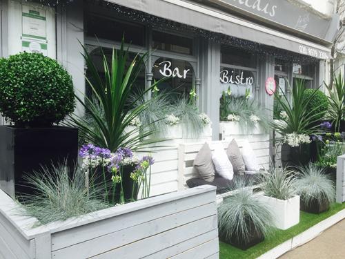 cravenhousehamp's tweet image. Our #EatingGuide for #HamptonCourt &amp;amp; #Teddington ow.ly/QdgrD #London #restaurants #travel #traveltips