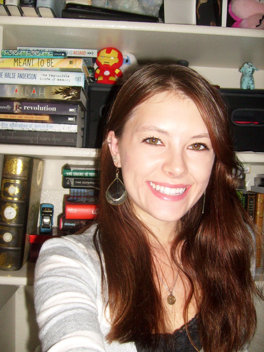 Rae_Oestreich's tweet photo. It's one of those days where I feel totally fierce. And look! My messy bookshelves... #feelfierce http://t.co/EjGWKsYWEa