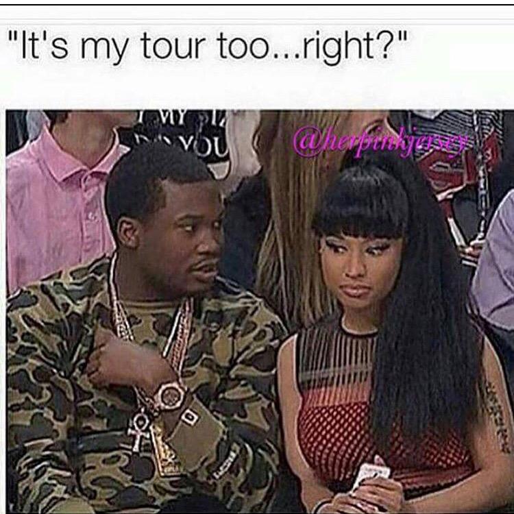 mcqmagazine's tweet photo. #BackToBack lol #dead #DrakeVsMeek 😂😂😂 http://t.co/fugKaXOfLn
