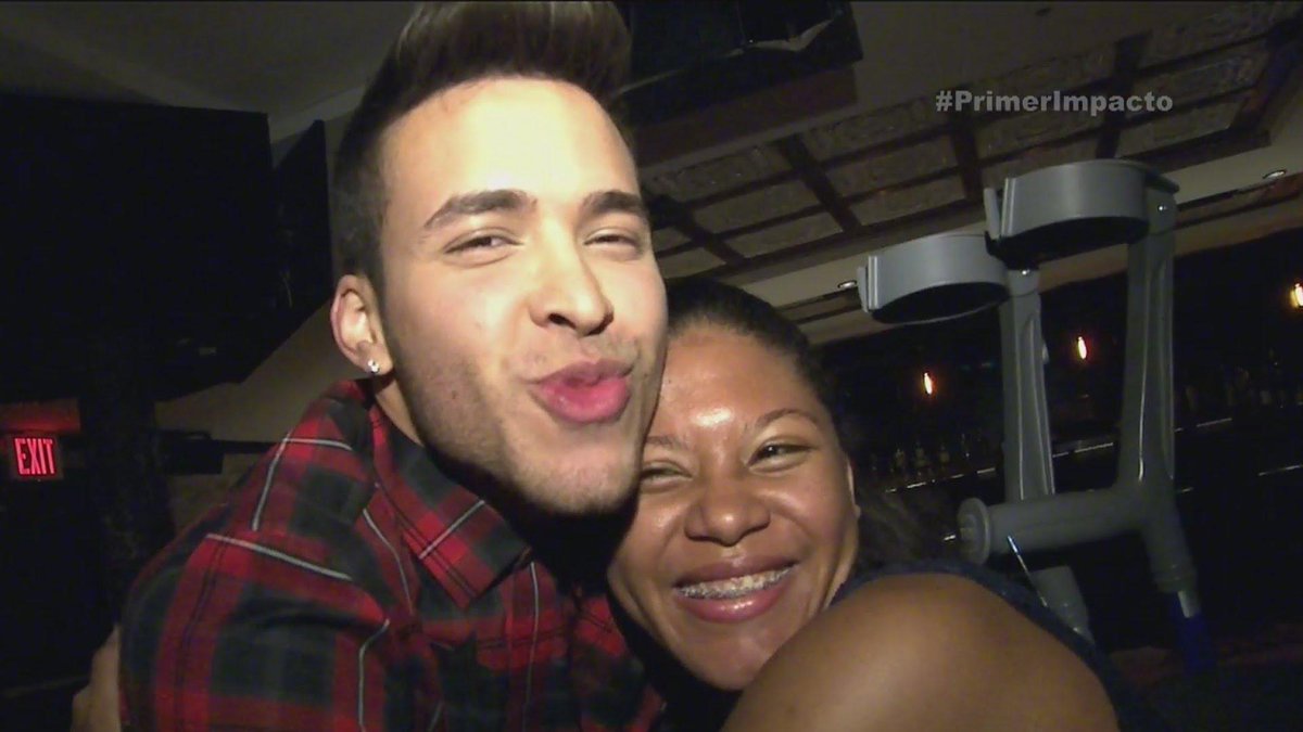 Randii_HD's tweet photo. Prince Royce Cumple El Sueño De Una Joven Dominicana, Estudiante Y… http://t.co/ZNopJTsGSE Unete @TeamPGV http://t.co/3p4Jmzc0D5