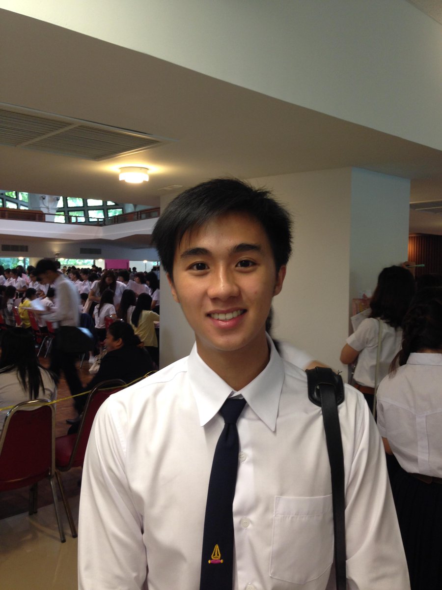 chulacuteboy's tweet photo. น้องเฟรชชี่กับการลงทะเบียนแรกเข้า ณ ศาลาพระเกี้ยววันนี้ /// แอดมินกุ๊กไก่รายงาน
#chulacuteboy #chula99 http://t.co/IHpF95mjZn