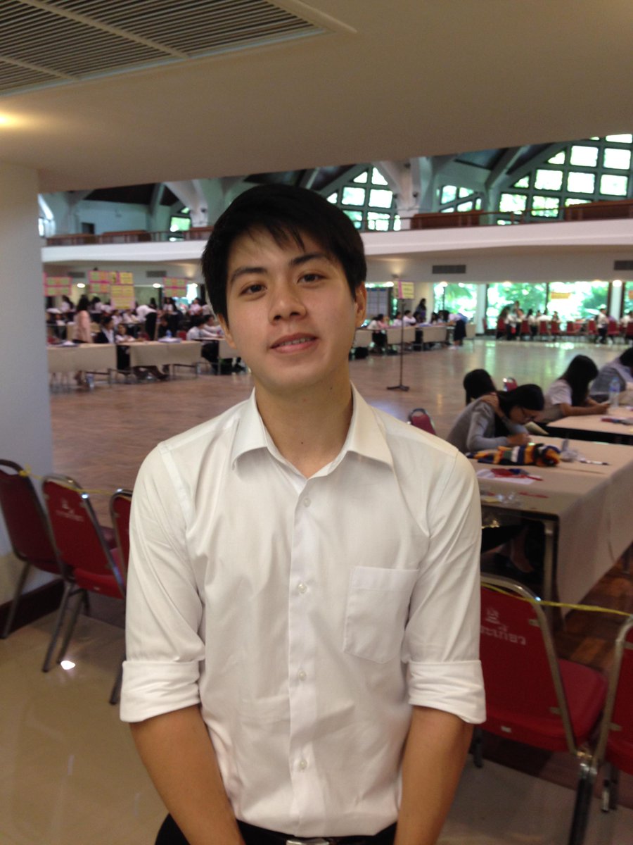chulacuteboy's tweet photo. น้องเฟรชชี่กับการลงทะเบียนแรกเข้า ณ ศาลาพระเกี้ยววันนี้ /// แอดมินกุ๊กไก่รายงาน
#chulacuteboy #chula99 http://t.co/dh3DW0R6Al