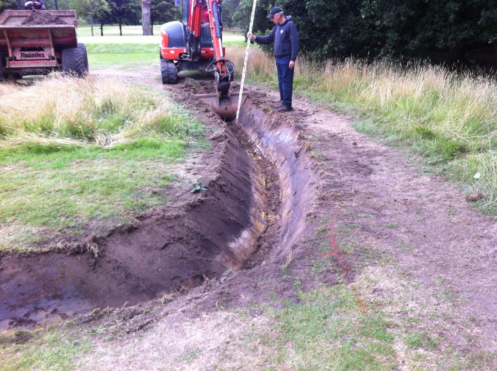 PaceBarry's tweet photo. There should only be one sort of water and that's #ManagedWater... Here is Stage 1 of that process @SilvermereGC http://t.co/7PImJKdg31