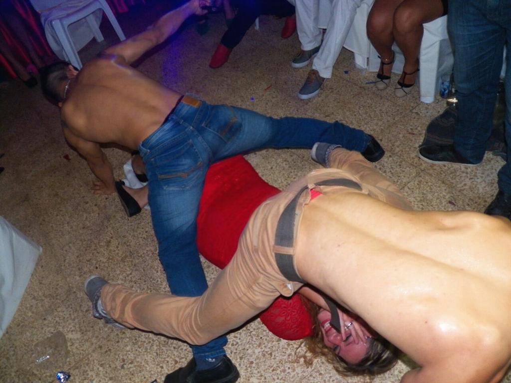 Así es como se disfruta conmigo en farra semejante regalo jajaja te amamos mi gorda bella muaaa