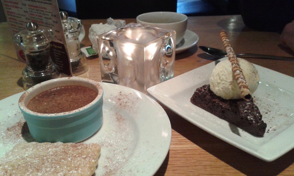 SWBluesNites's tweet photo. Delicious desserts! Salted caramel chocolate pot and choc brownie - yum! #Dexters #Oundle @Dextersoundle #foodie http://t.co/uThdFq2y8j