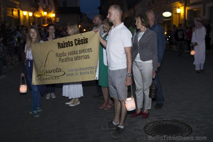 Prieks bija redzēt <a href="/Cesis_lv/">Cēsu novads</a> gājienā ''Cēsu svētki 2015'' tik daudz dalībniekus.
#Cesis #LauretaCandles