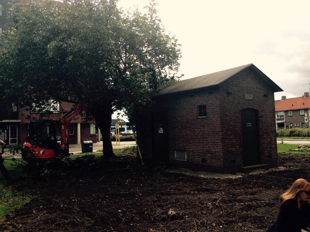 De eerste stappen gezet @speeltuindemees <a href="/gemTiel/">gemeente Tiel</a> #WijkOost Doorzettingsvermogen is beloond Susanne! Nu #burendag nog