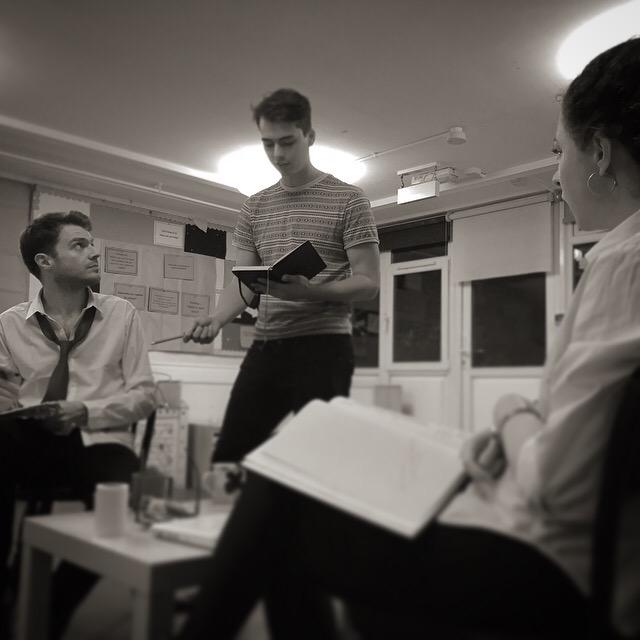 velvettrumpet's tweet photo. Only TOP directors have a moleskin. Our intrepid director @JonnyEKelly giving the actors what for. #moneywomb http://t.co/gwhAmEtEw0