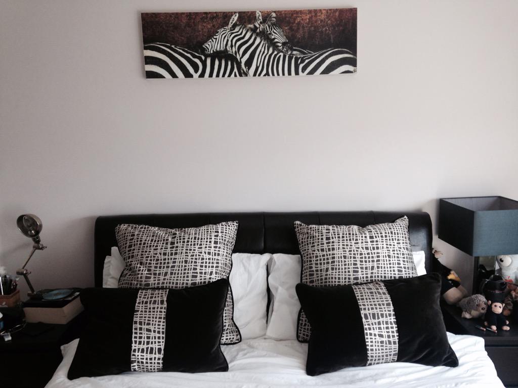 JuneWatmore's tweet image. These beautiful cushions are made in Zion fabric.  #shepperton