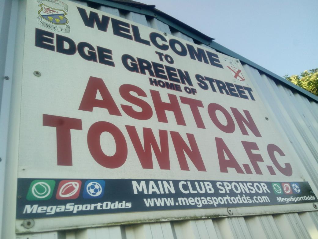 ashtontownfc's tweet photo. #bizhour Advertise at our ground for as little as £150 inc sign, renewals only £100 #valuegrassrootsfootball http://t.co/5eAYGEGAQ4