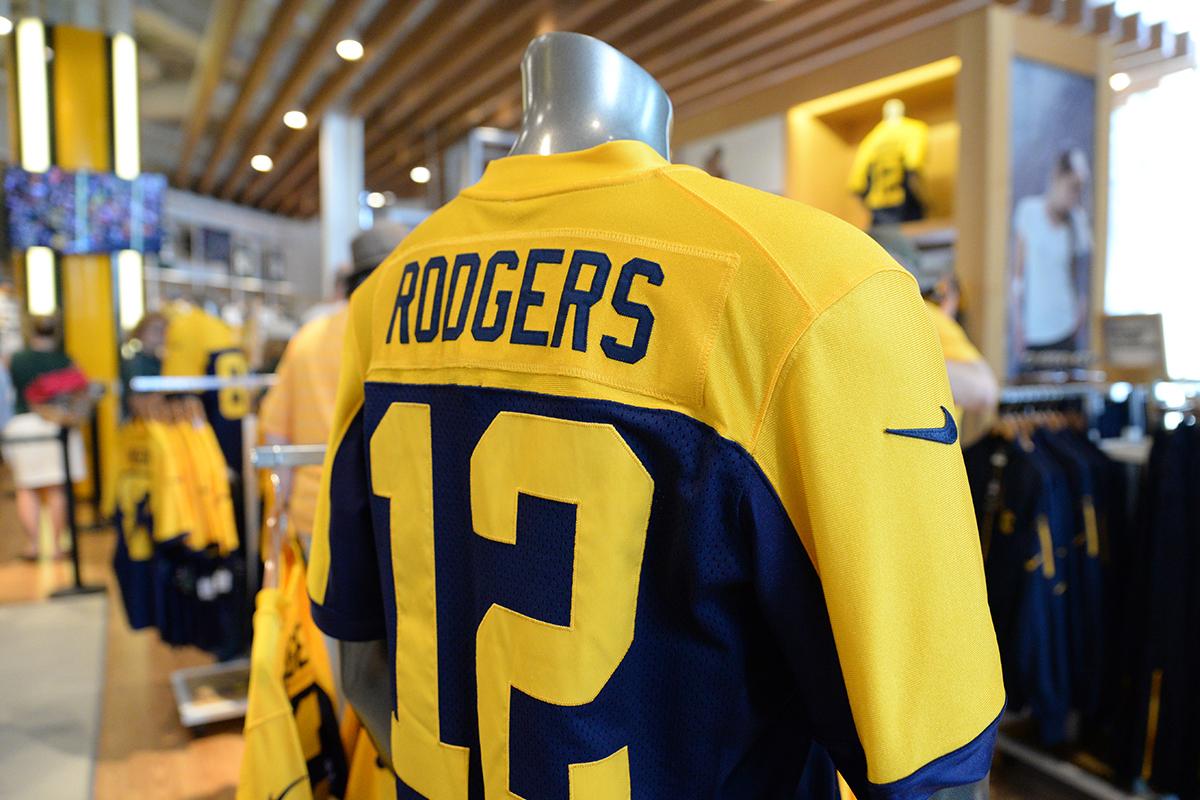 packers's tweet photo. Need some of that new #Packers gear released yesterday? The Packers Pro Shop has you covered: http://t.co/gU5EX7V2Li http://t.co/Q0n2Hd7vjM