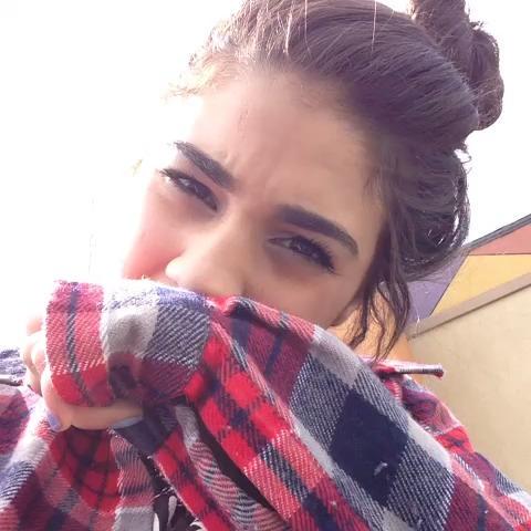 when I see your face,
my middle finger starts to raise,
cause your a diick,
that's just the way you are. 🎵🎵