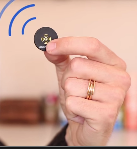 popconcepts's tweet photo. Beacons digitally connect in-store experience http://t.co/vZPnCBQHYP #beacon #retail #retailer #fbcards http://t.co/A1cRtpDIGc