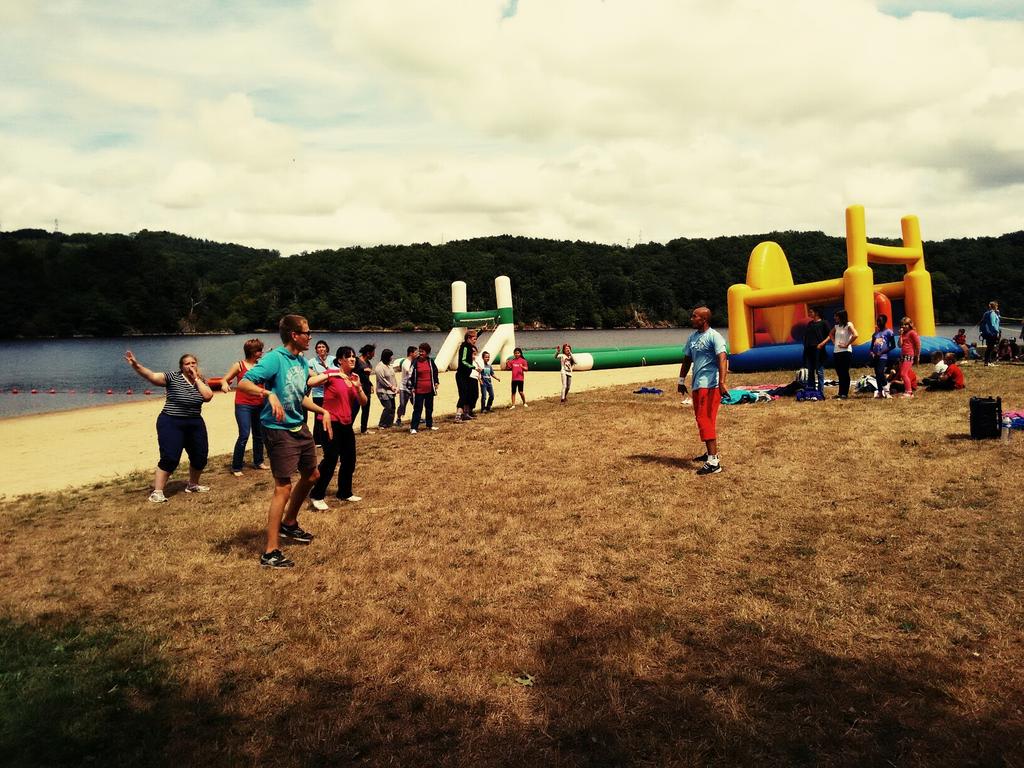 UFOLEP23's tweet photo. Venez découvrir les sessions zumba avec Teddy #playatour http://t.co/zxlngq9Pz2