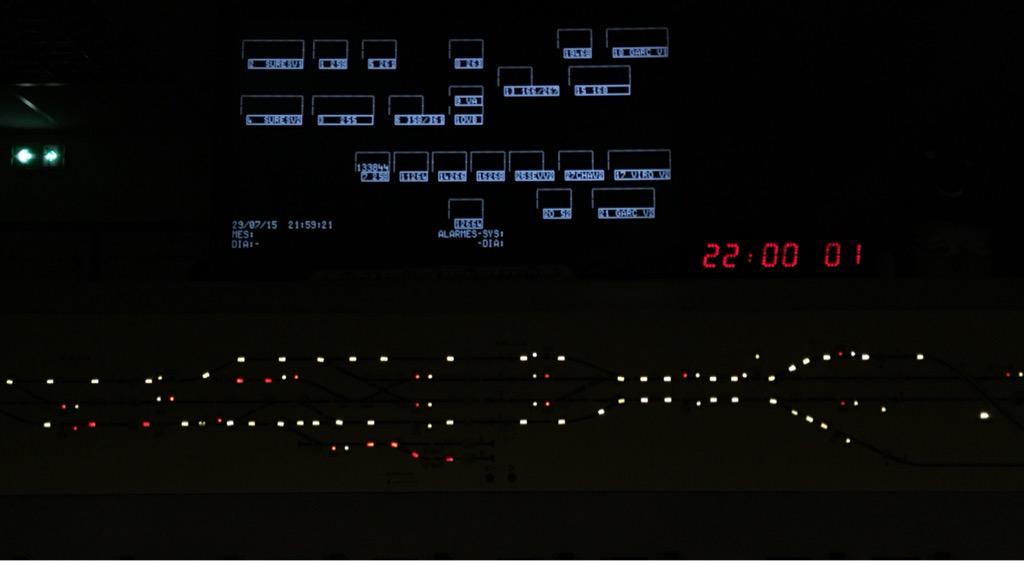 TartAiguille's tweet photo. Le service est pris ✅ #EnPoste #LongueSérie #Nuits #Team3x8 #SNCF http://t.co/ZQEqO9AKF0