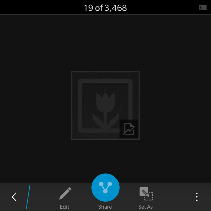 POLARFOAM's tweet photo. @BlackBerryHelp taking pics with my BlackBerry Classic and when I look at pics it shows this.     Help??? http://t.co/r6Dqcq0QTJ