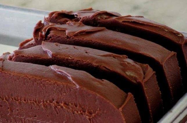 AMurdicksFudge's tweet photo. @MissMichiganMAO Stop by for a free box of fudge when you visit Mackinaw City! #BESTMACKINAWISLANDFUDGEANYWHERE! <3 http://t.co/iLbMwM4wfe