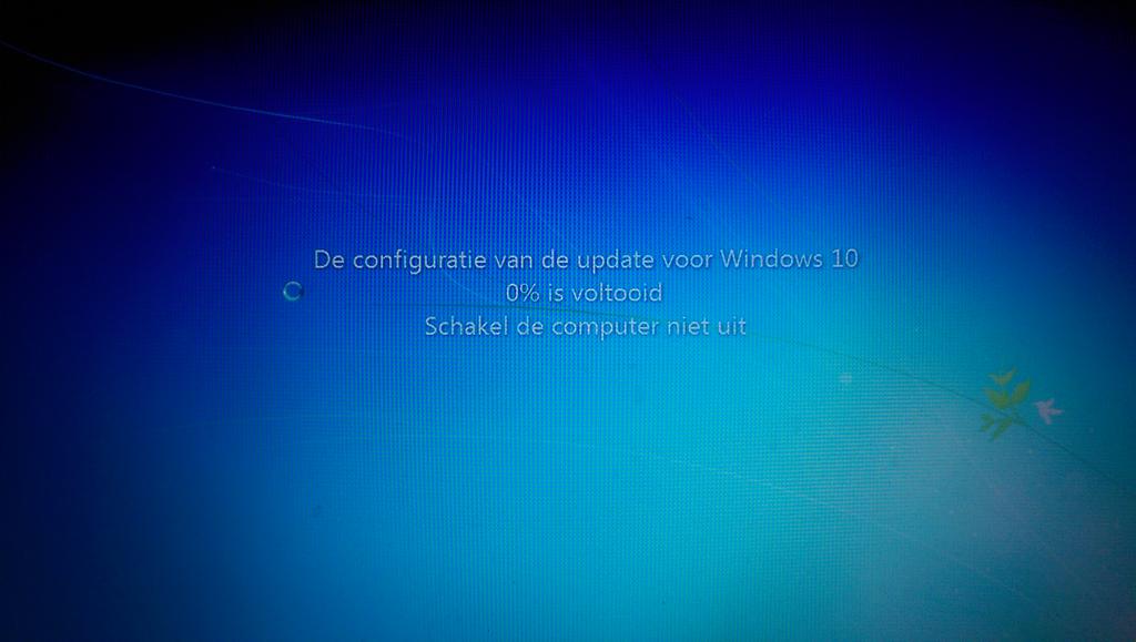 higher_low_'s tweet image. Dat gaat wel even duren denk ik #updatewindows10