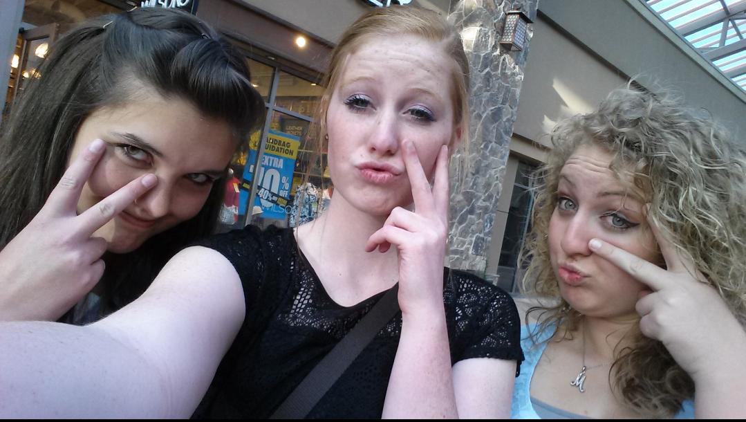 makgoody19's tweet photo. Happy Birthday to my main!!!:) I ADORE YOU!!! Have an amazing day for an amazing girl!!!😍😘😜😄❤❤🎁🎂🎉 @sydney_triggs http://t.co/o6n6sJc42p