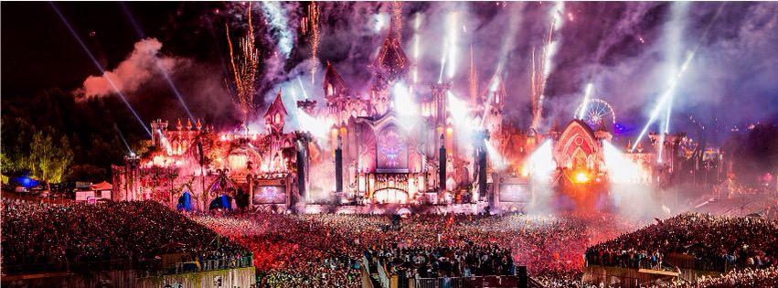 FoxEylar's tweet photo. Tomorrowland 😍😍 http://t.co/bJJPMKFOxl