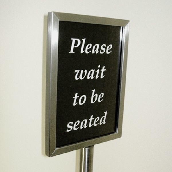 waiterproblemzz's tweet photo. Customer: "Do we have to wait to be seated?"
#waiterproblems http://t.co/G3iHYr2gsm