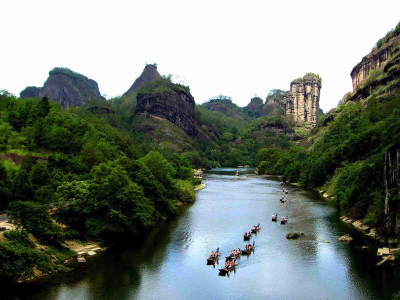 ChinaTopix's tweet photo. Wuyishan is the rare place boasting unique and gorgeous landscape. http://t.co/YuG7xFLpIQ