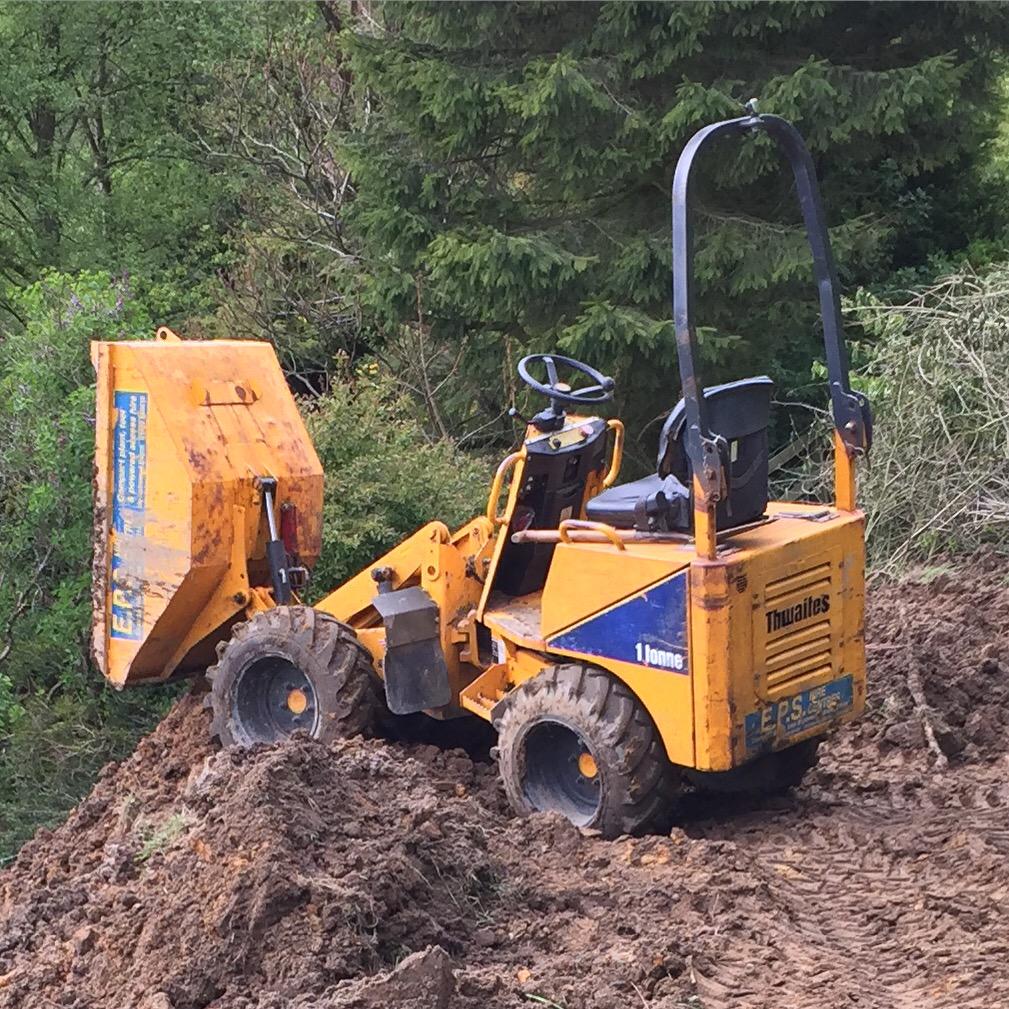 epshirecentres's tweet photo. #stolen 2 x 1 tonne #thwaites #hitip #dumper form eps hire centres #sowerbybridge last night around 11.30 pm #halifax http://t.co/xZ6PIAymXA