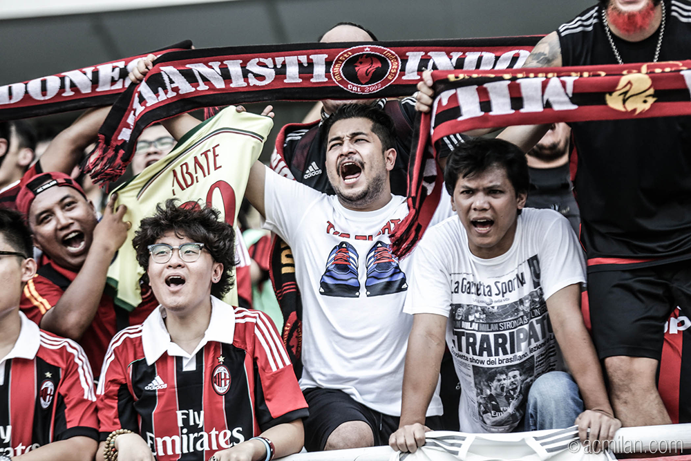ElFabriR's tweet photo. “@acmilan: http://t.co/dCJciRzfCx #weareinChina http://t.co/Koo0c0FaXg” @DiegoLopezCF el mejor portero para el mejor club! @ACMilanVEN
