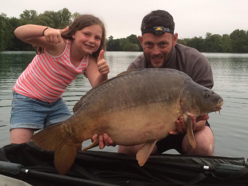thecarpzoo's tweet photo. @tebbutt_ben 36lb PB for my brother - he taught me everything I know about fishing! http://t.co/HBvfKTqBiY