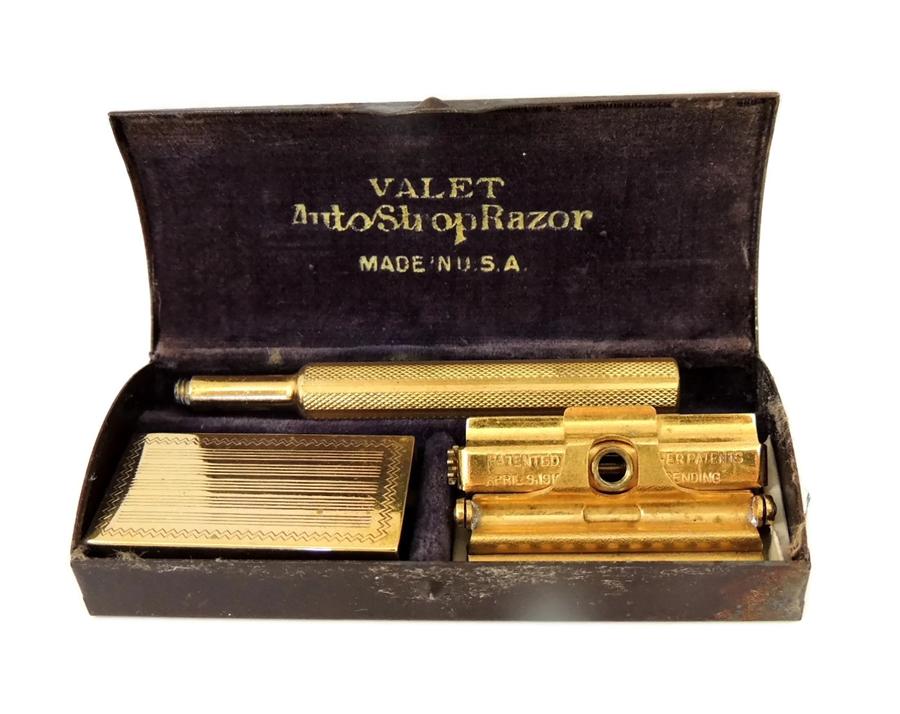 PremierAJG's tweet photo. c1910 Valet Razor
http://t.co/u4AgDQHYjI
#GotVintage #shaving #vanity #mensvanity #grooming #shave #menstyle #antique http://t.co/rHEQ3SZ8Jm