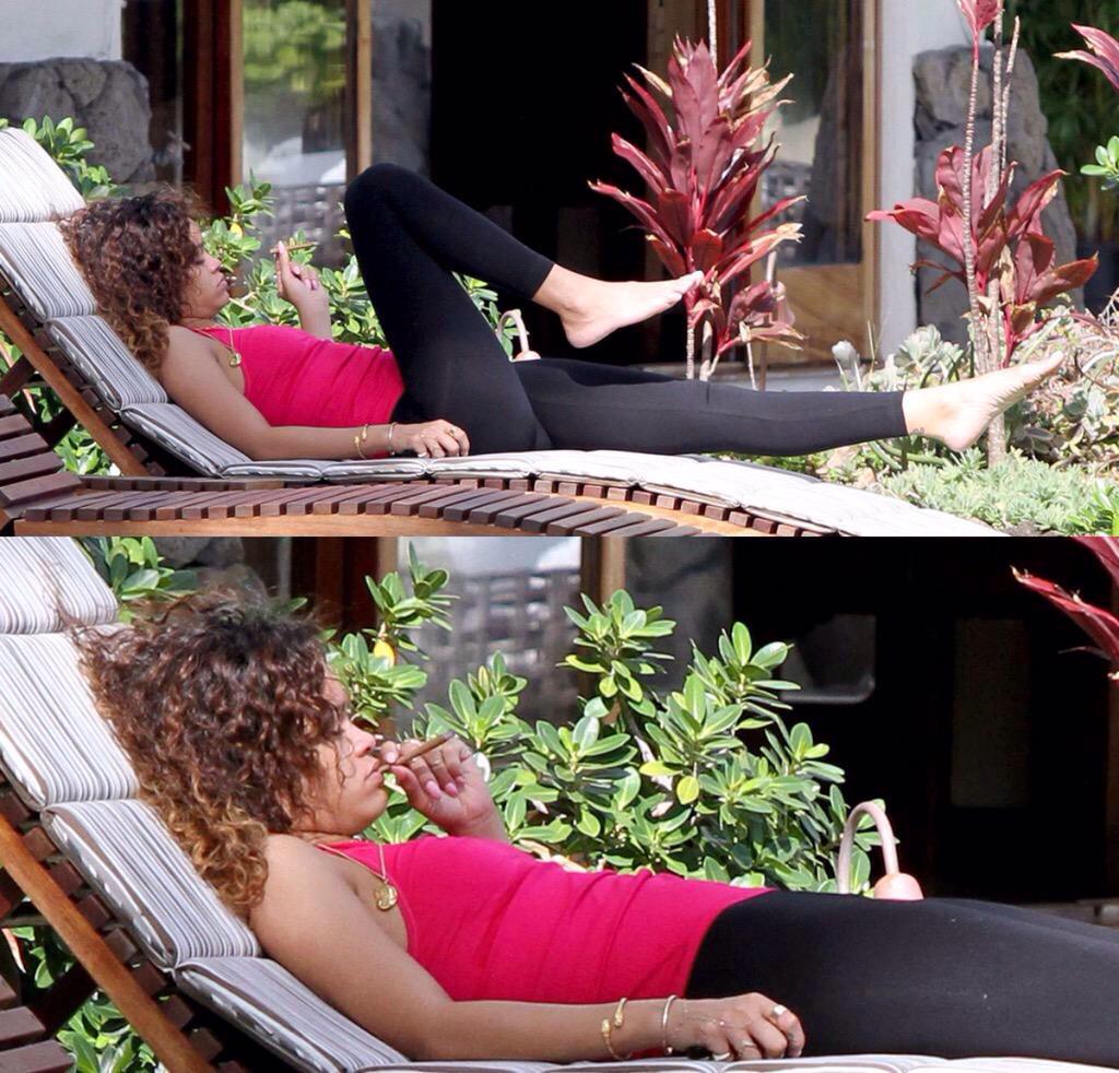 Rihanna's new cutting edge work out routine: