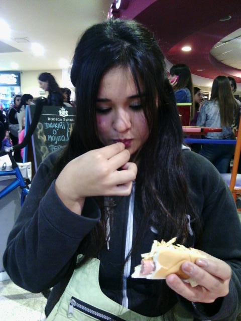 EGSweetSmile's tweet photo. La Flo entrandole a la salchicha 😱 @FloppiiBel http://t.co/mUB1VwEsL1