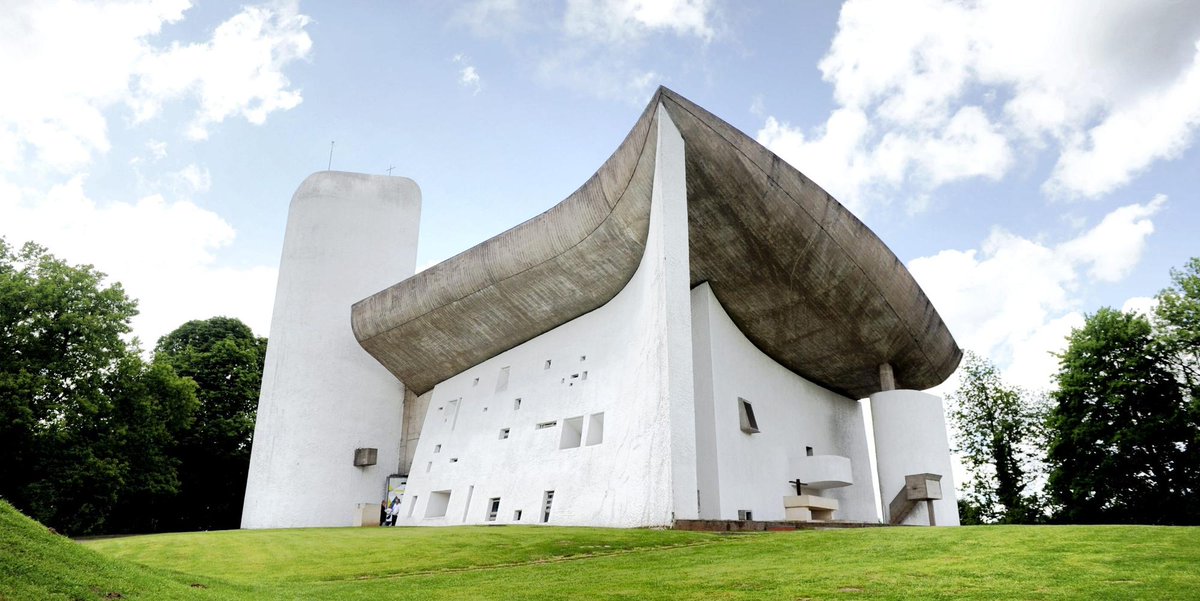ARCHRAM1's tweet photo. La Ronchamp of Le Corbusier #leCorbusier #laronchamp #architecture #Corbusier #arquitectura #archram http://t.co/plQWnfVTB3