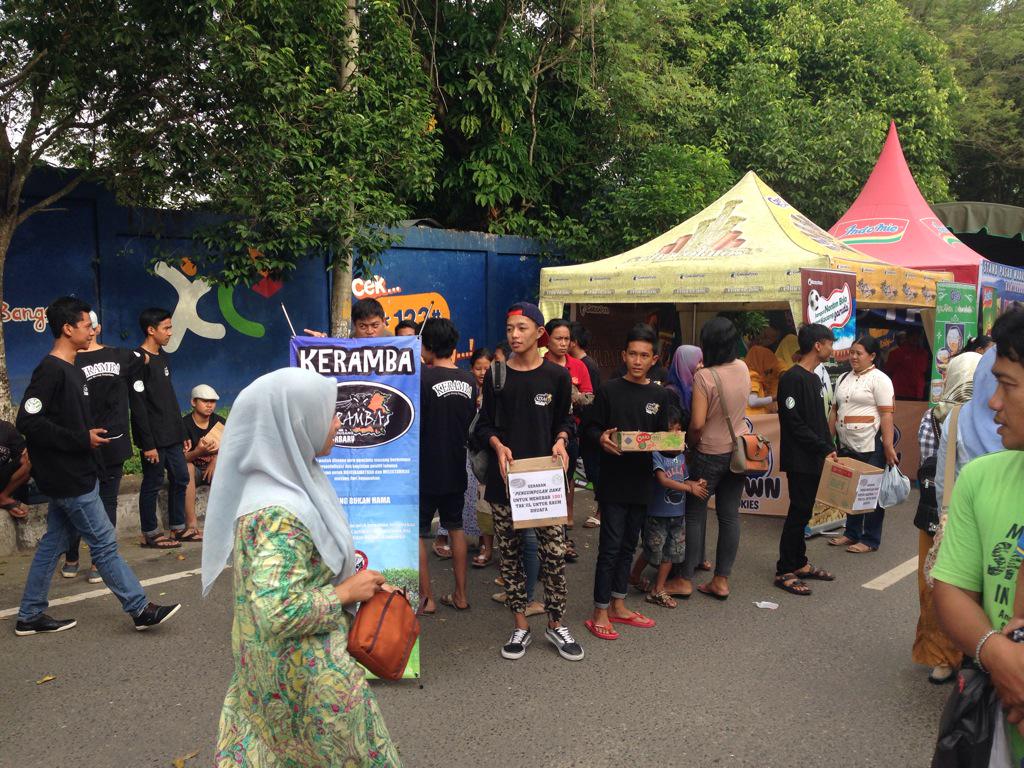 Hari pertama penggalangan dana