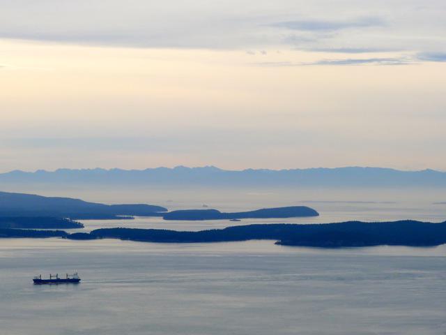 SunnySaturna's tweet photo. Cycle to the top of the world this August Long! #saturna #vacation #mountaintop #panoramic #sanjuanislands http://t.co/3i21xGk1qo